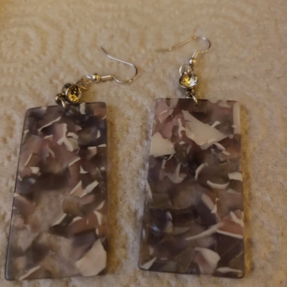 Earring - Picture 4 of 10